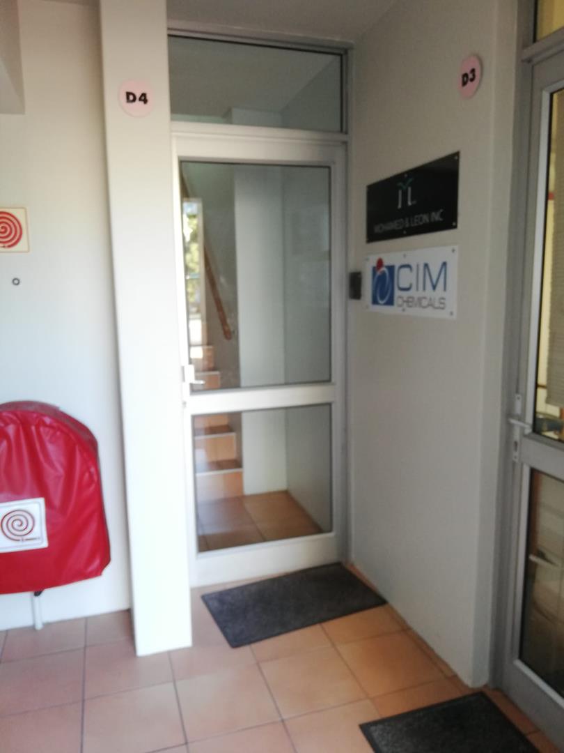 To Let Commercial Property for Rent in Pinelands Western Cape
